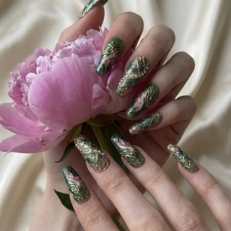 press on nails, 3D gold chrome, custom press on nails, fake nails, Nails Art, stained glass nails, gold press on nails, 3d press on nails, luxury press on nails, handmade press on nails