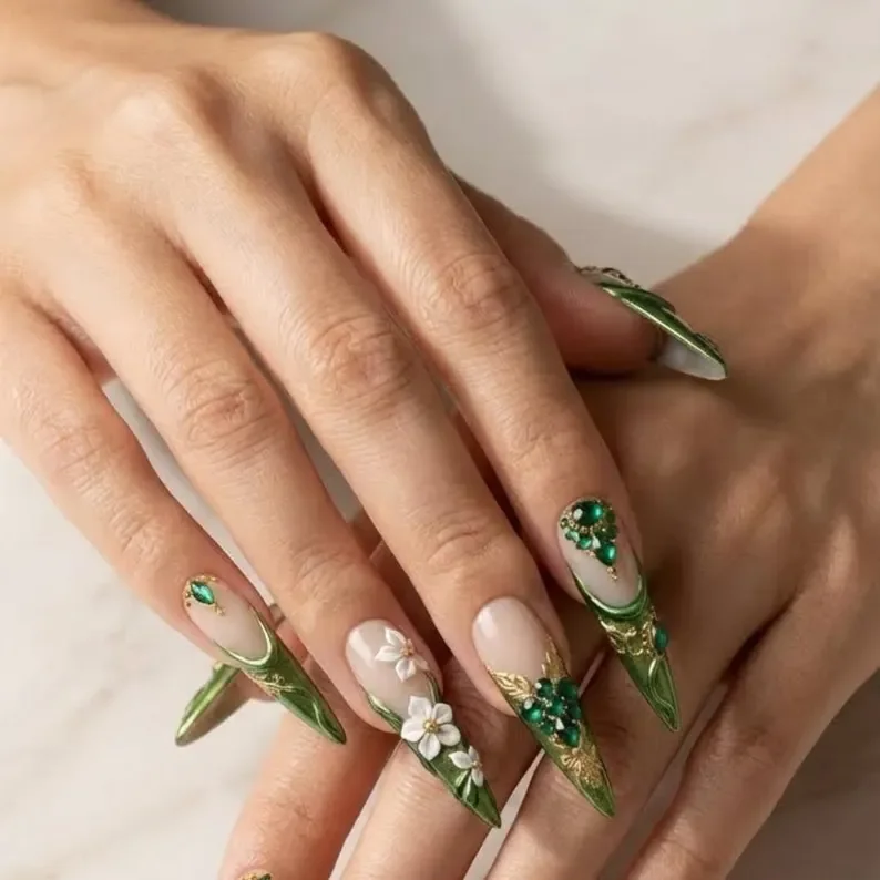 gemstone press on nails, floral gem nails, press on nails, custom press on nails, fake nails, Nails Art, stained glass nails, gold press on nails, 3d press on nails, luxury press on nails, handmade press on nails