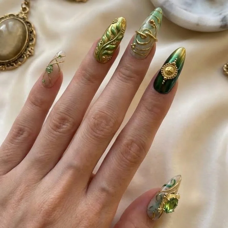 elven vines nails, press on nails, custom press on nails, fake nails, Nails Art, stained glass nails, gold press on nails, 3d press on nails, luxury press on nails, handmade press on nails