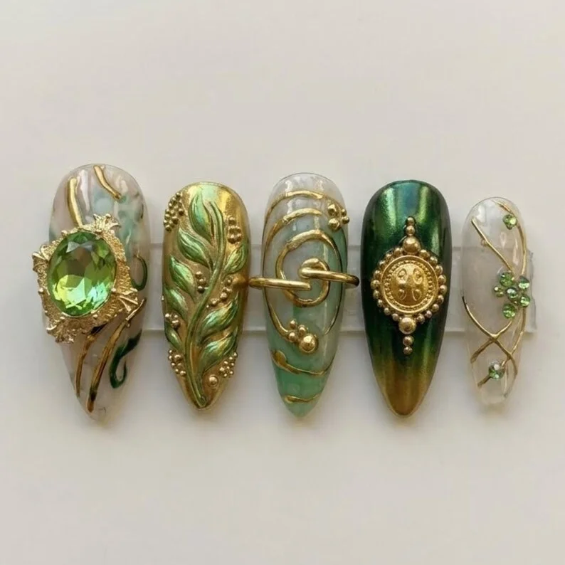 emerald green press on nails, antique gold celtic medallion, press on nails, custom press on nails, fake nails, Nails Art, stained glass nails, gold press on nails, 3d press on nails, luxury press on nails, handmade press on nails