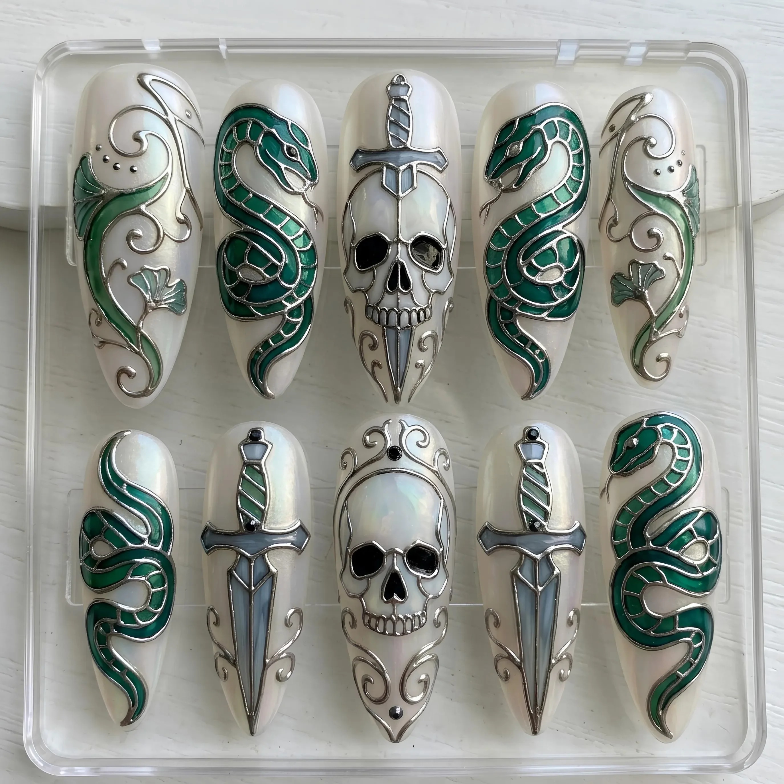 press on nails, custom press on nails, fake nails, Nails Art, stained glass nails, gold press on nails, 3d press on nails, luxury press on nails, handmade press on nails