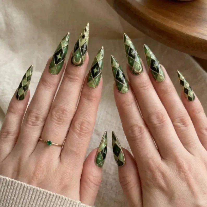press on nails, custom press on nails, fake nails, Nails Art, stained glass nails, gold press on nails, 3d press on nails, luxury press on nails, handmade press on nails