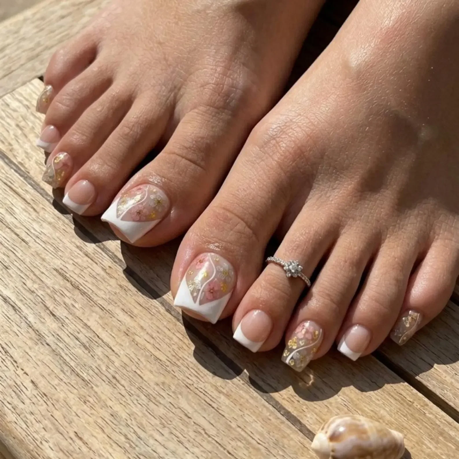 gold foil pedicure, encapsulated dried flower, press on nails, custom press on nails, fake nails, Nails Art, stained glass nails, gold press on nails, 3d press on nails, luxury press on nails, handmade press on nails