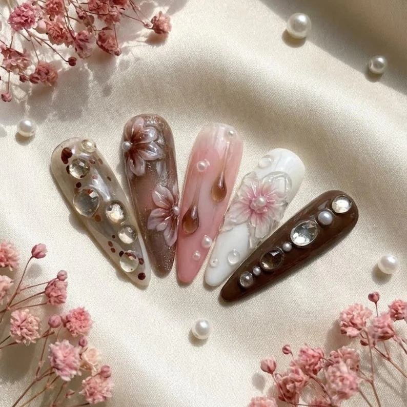 amber gem nails, luxury gel nails, press on nails, custom press on nails, fake nails, Nails Art, stained glass nails, gold press on nails, 3d press on nails, luxury press on nails, handmade press on nails