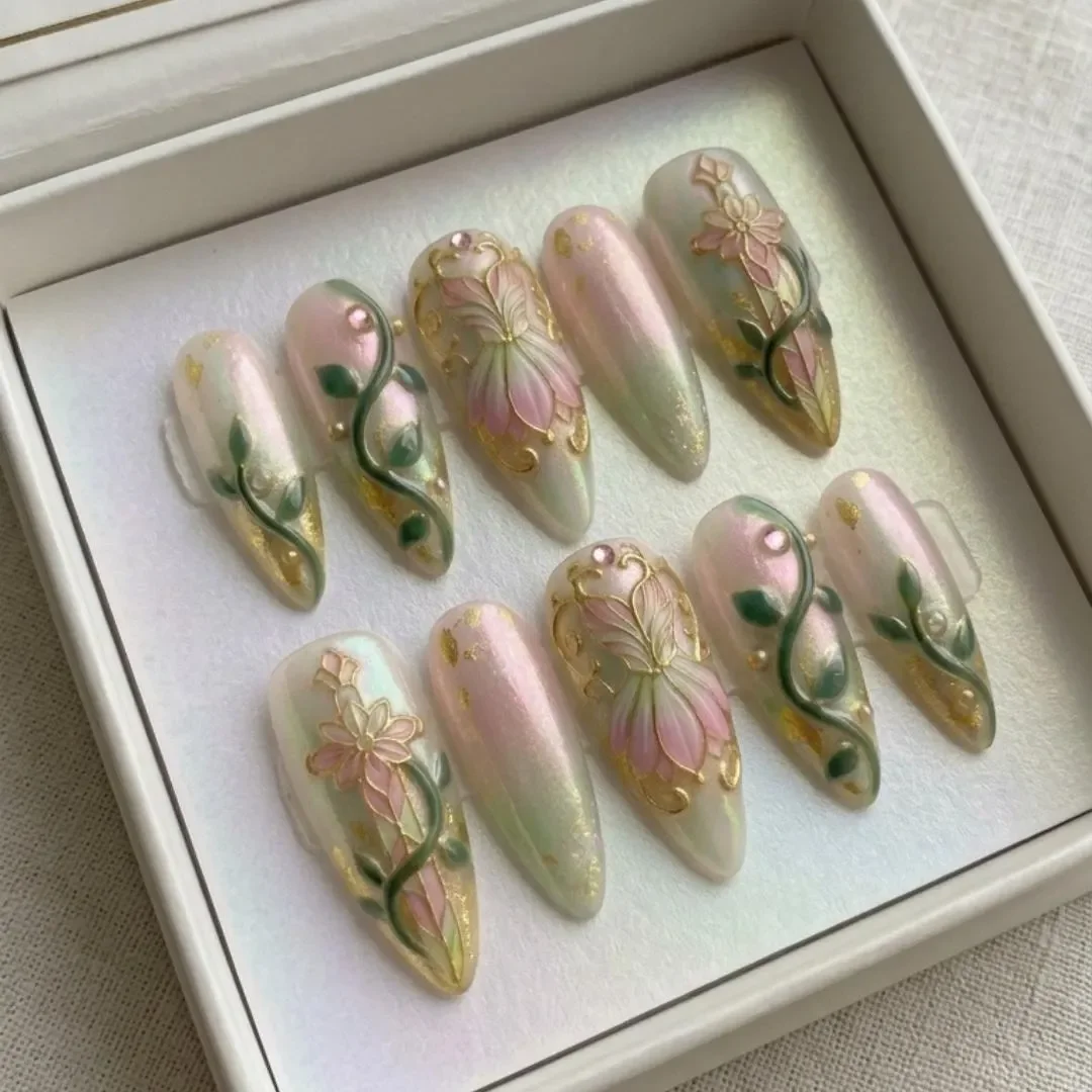 press on nails, custom press on nails, fake nails, Nails Art, stained glass nails, gold press on nails, 3d press on nails, luxury press on nails, handmade press on nails