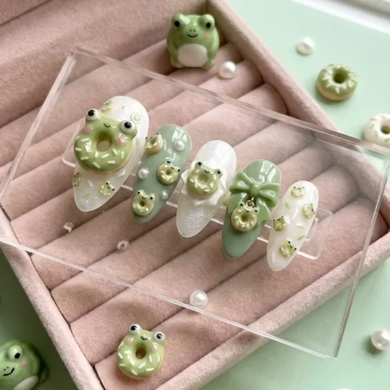 frogcore nails, donut press on, press on nails, custom press on nails, fake nails, Nails Art, stained glass nails, gold press on nails, 3d press on nails, luxury press on nails, handmade press on nails