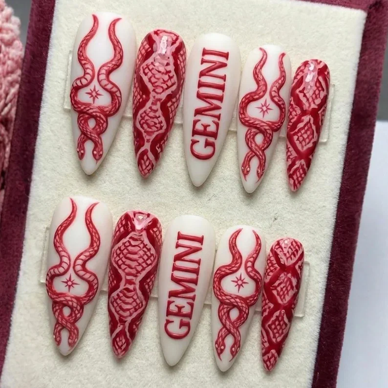 press on nails, custom press on nails, fake nails, Nails Art, stained glass nails, gold press on nails, 3d press on nails, luxury press on nails, handmade press on nails