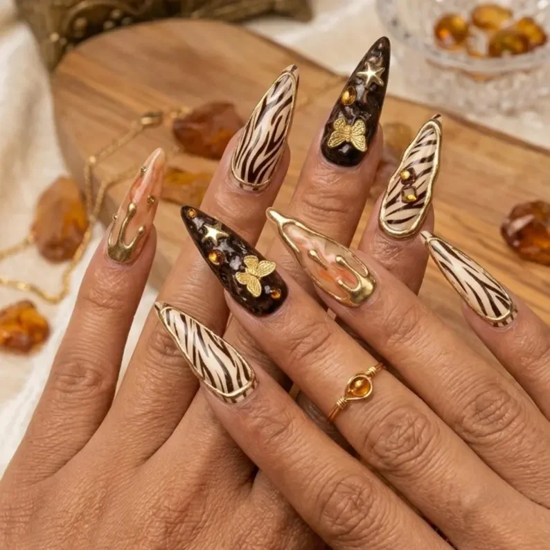 marble art nails, maximalist nails, press on nails, custom press on nails, fake nails, Nails Art, stained glass nails, gold press on nails, 3d press on nails, luxury press on nails, handmade press on nails