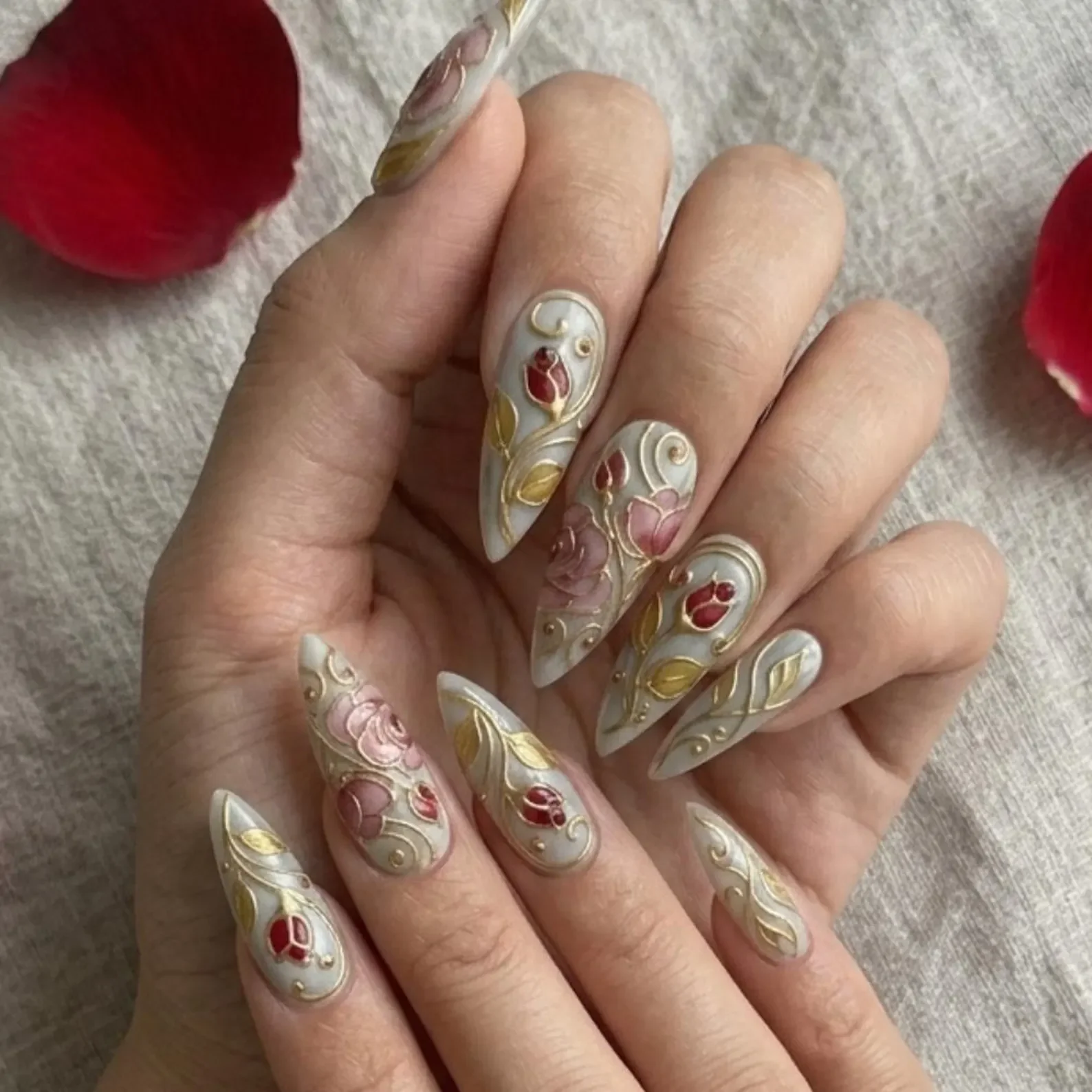 floral art nails, press on nails, custom press on nails, fake nails, Nails Art, stained glass nails, gold press on nails, 3d press on nails, luxury press on nails, handmade press on nails