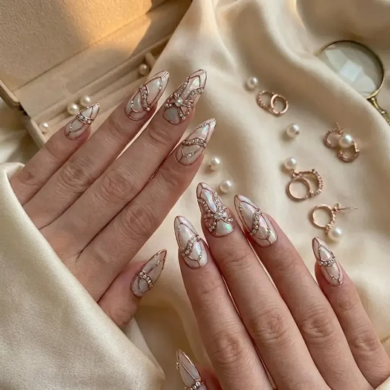 filigree nails, crystal embellishments, press on nails, custom press on nails, fake nails, Nails Art, stained glass nails, gold press on nails, 3d press on nails, luxury press on nails, handmade press on nails