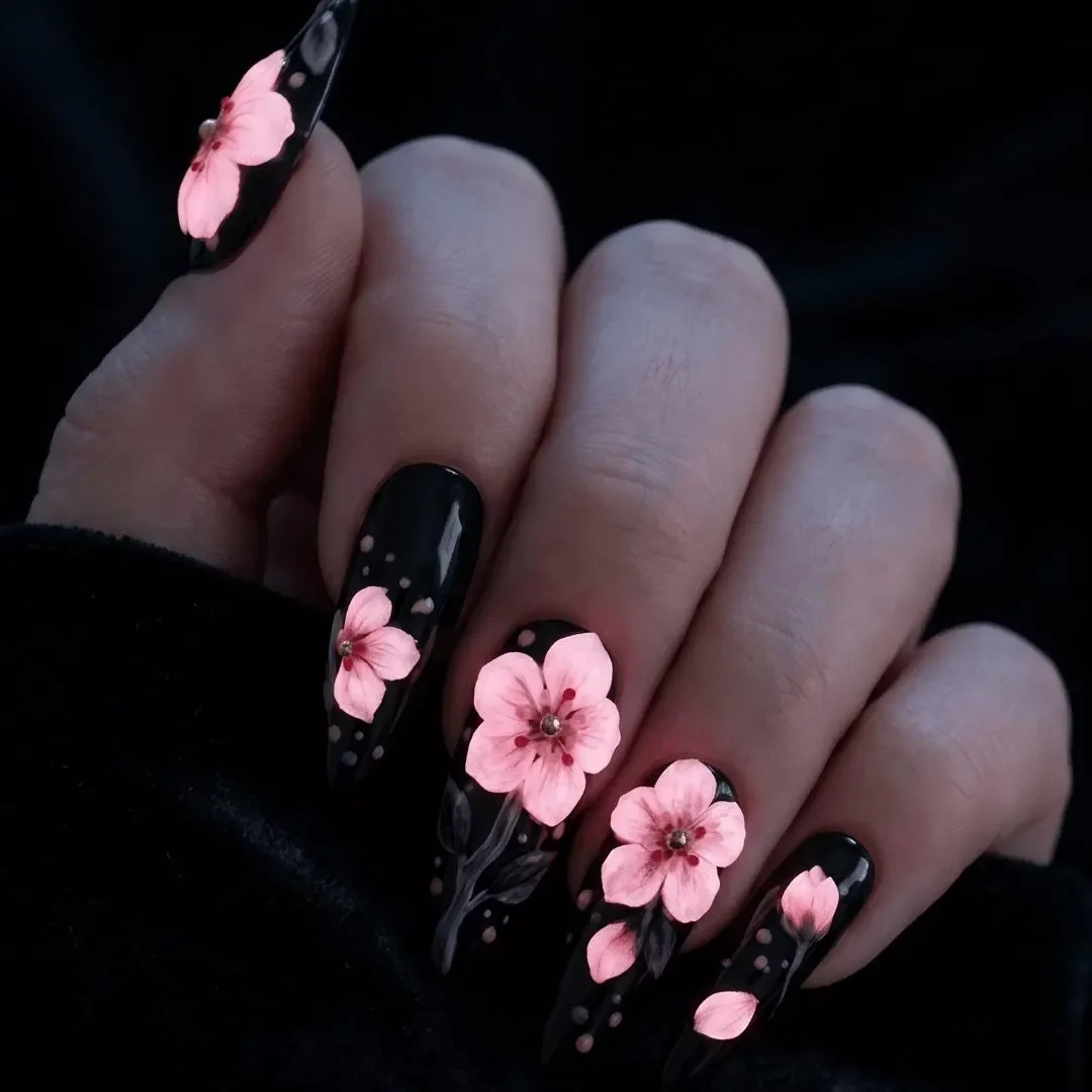 press on nails, custom press on nails, fake nails, Nails Art, stained glass nails, gold press on nails, 3d press on nails, luxury press on nails, handmade press on nails