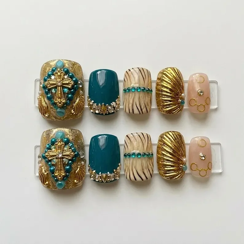 press on nails, custom press on nails, fake nails, Nails Art, stained glass nails, gold press on nails, 3d press on nails, luxury press on nails, handmade press on nails