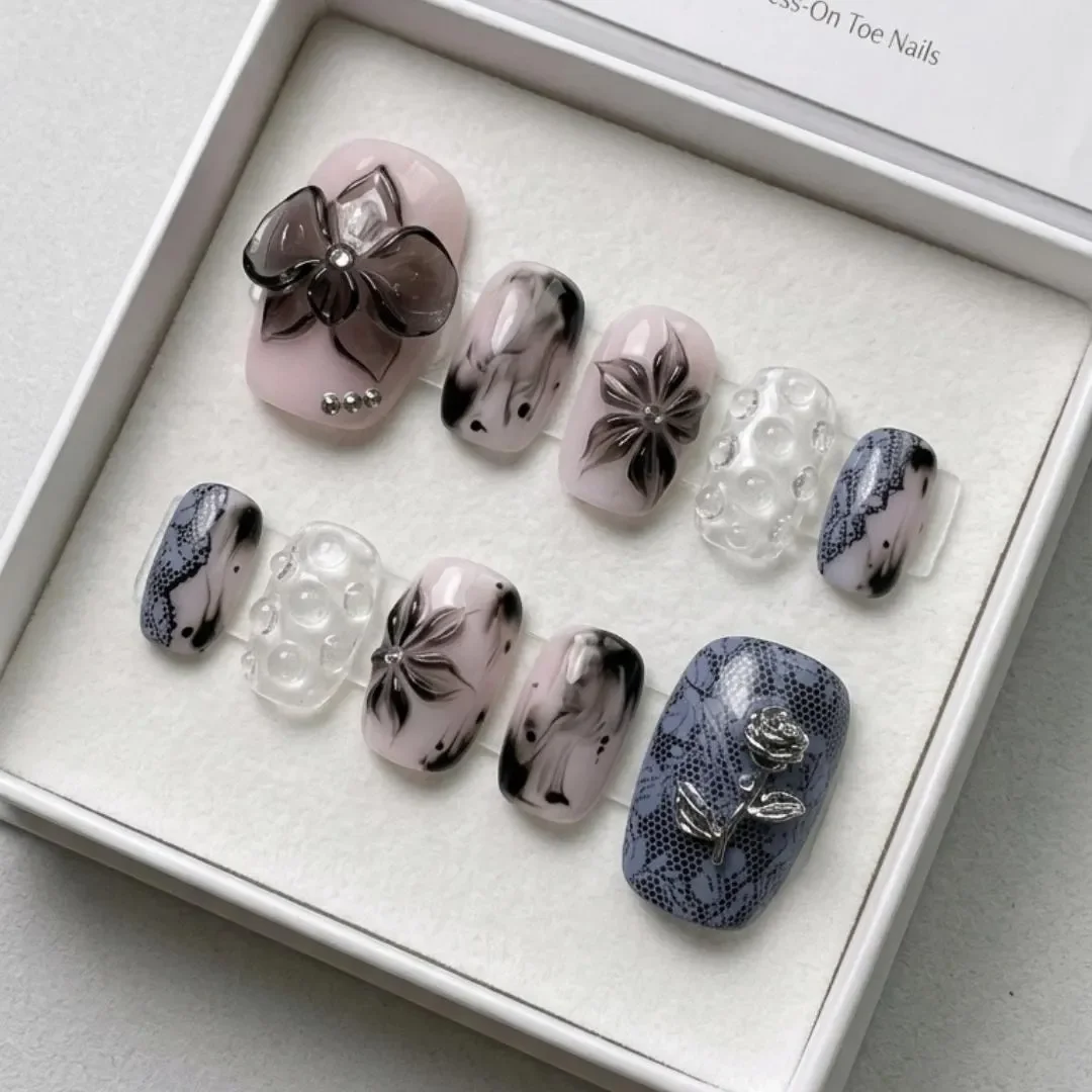 goth press on toes, lavender lace toenails, press on nails, custom press on nails, fake nails, Nails Art, stained glass nails, gold press on nails, 3d press on nails, luxury press on nails, handmade press on nails