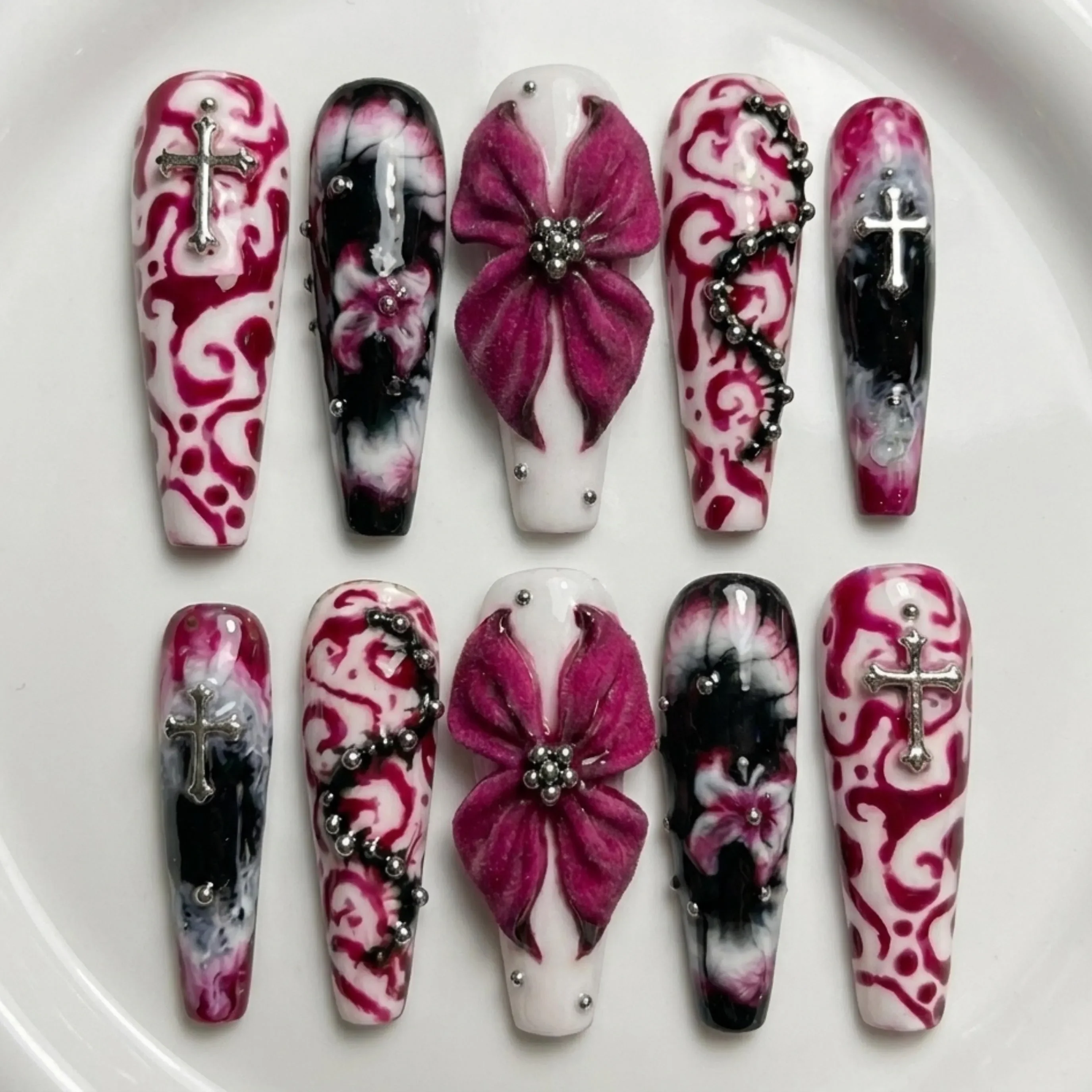 press on nails, custom press on nails, fake nails, Nails Art, stained glass nails, gold press on nails, 3d press on nails, luxury press on nails, handmade press on nails