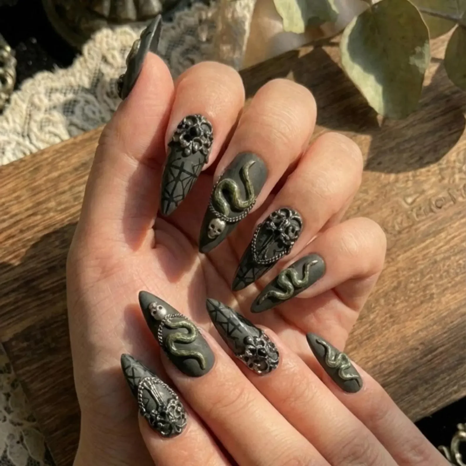 gothic press on nails, black press on nails, press on nails, custom press on nails, fake nails, Nails Art, stained glass nails, gold press on nails, 3d press on nails, luxury press on nails, handmade press on nails