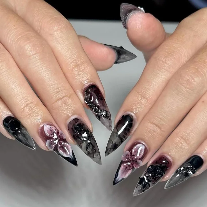 press on nails, custom press on nails, fake nails, Nails Art, stained glass nails, gold press on nails, 3d press on nails, luxury press on nails, handmade press on nails