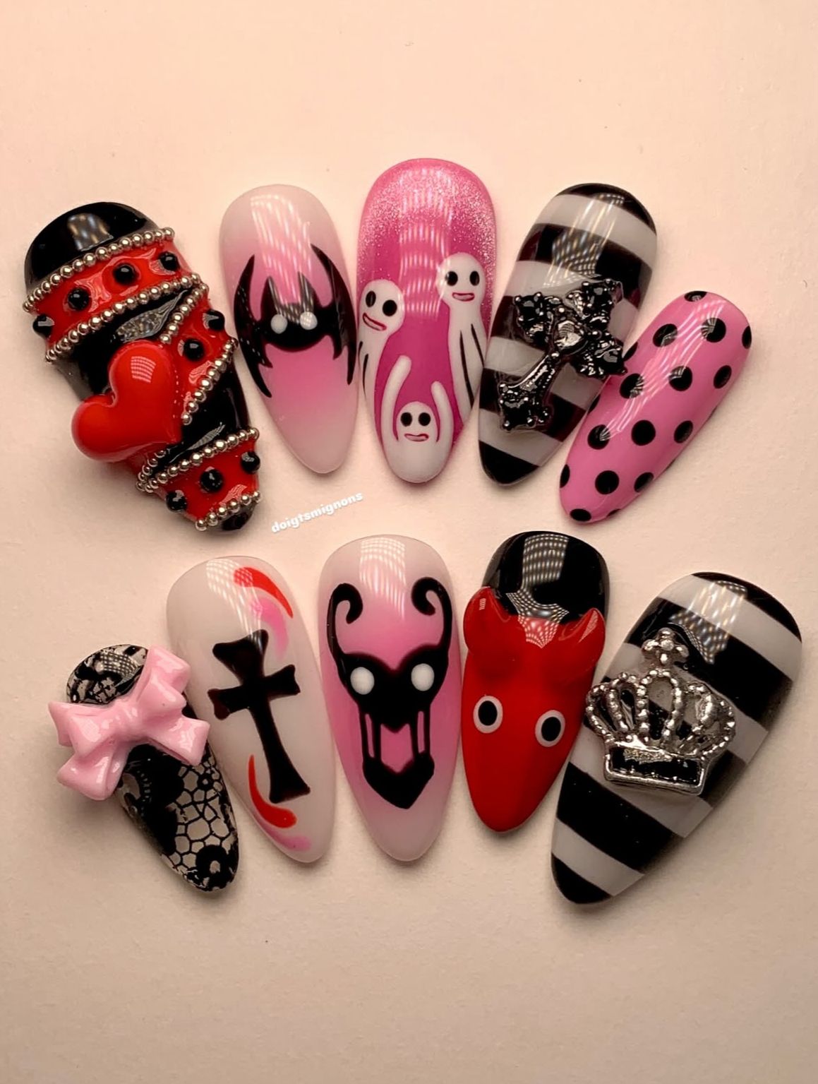 press on nails, custom press on nails, fake nails, Nails Art, stained glass nails, gold press on nails, 3d press on nails, luxury press on nails, handmade press on nails