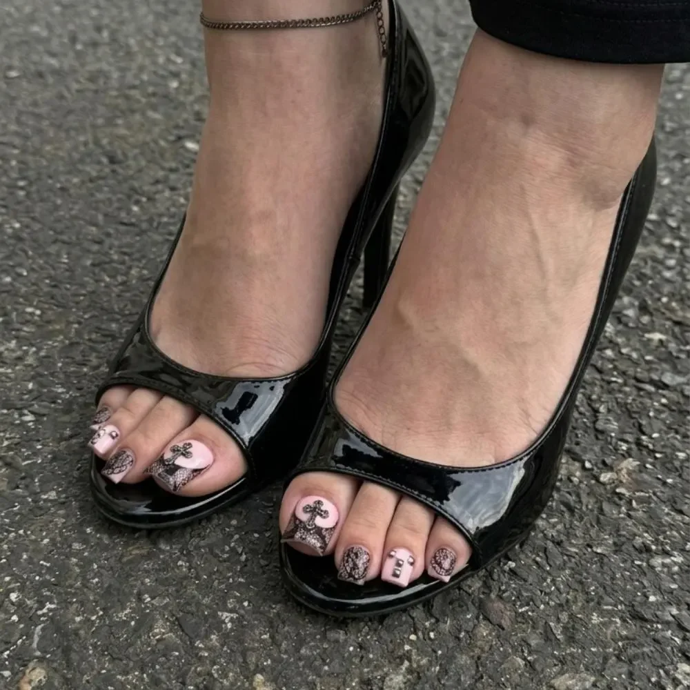 pink black grunge, fake toenails, press on nails, custom press on nails, fake nails, Nails Art, stained glass nails, gold press on nails, 3d press on nails, luxury press on nails, handmade press on nails