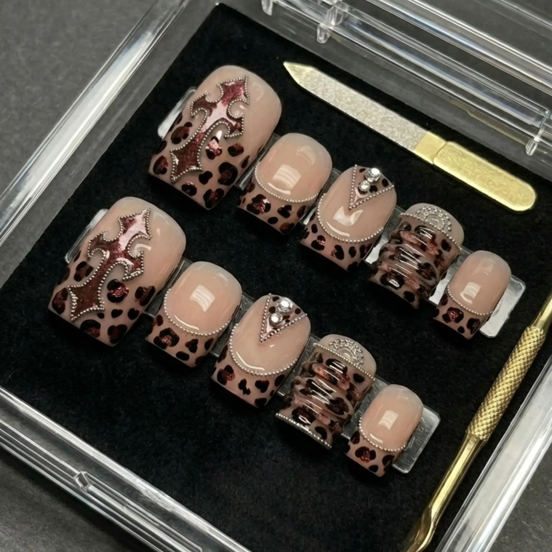gothic leopard, glam3d cross, press on nails, custom press on nails, fake nails, Nails Art, stained glass nails, gold press on nails, 3d press on nails, luxury press on nails, handmade press on nails