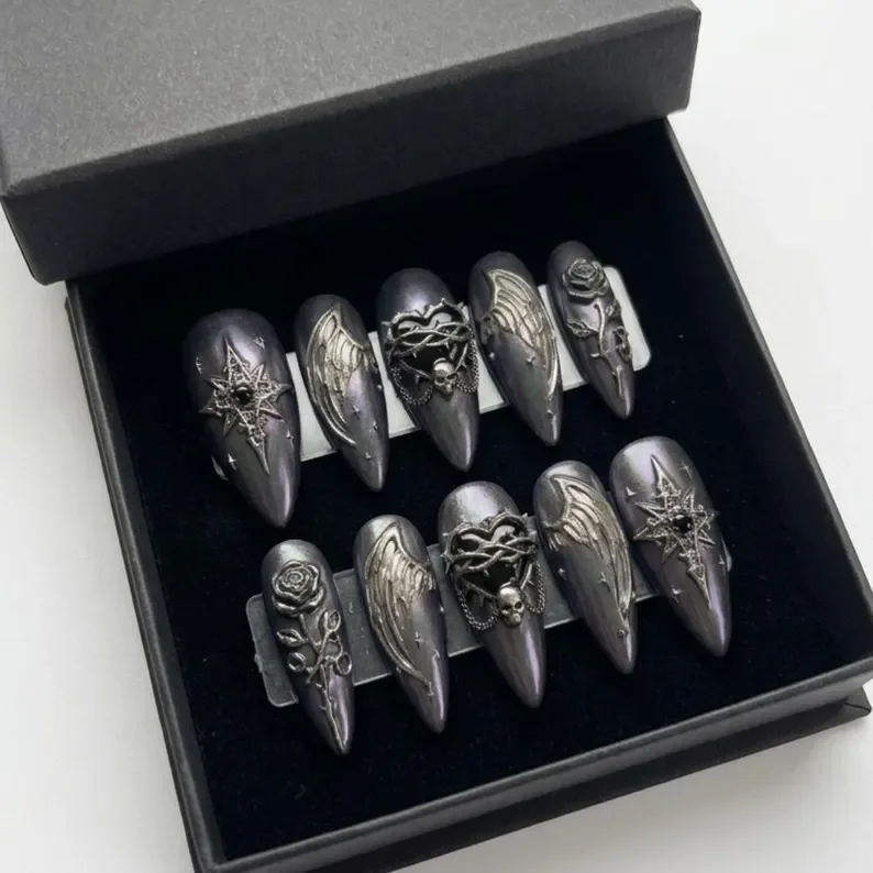press on nails, custom press on nails, fake nails, Nails Art, stained glass nails, gold press on nails, 3d press on nails, luxury press on nails, handmade press on nails