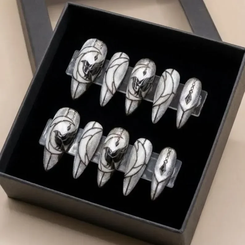 press on nails, silver glitter nails, custom press on nails, fake nails, Nails Art, stained glass nails, gold press on nails, 3d press on nails, luxury press on nails, handmade press on nails