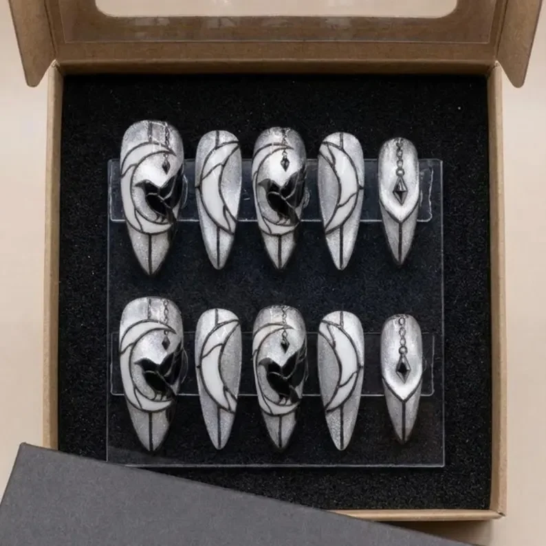 press on nails, silver glitter nails, custom press on nails, fake nails, Nails Art, stained glass nails, gold press on nails, 3d press on nails, luxury press on nails, handmade press on nails
