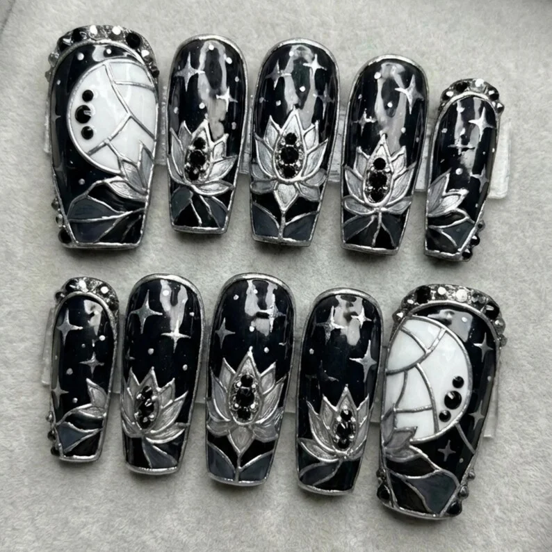 press on nails, custom press on nails, fake nails, Nails Art, stained glass nails, gold press on nails, 3d press on nails, luxury press on nails, handmade press on nails