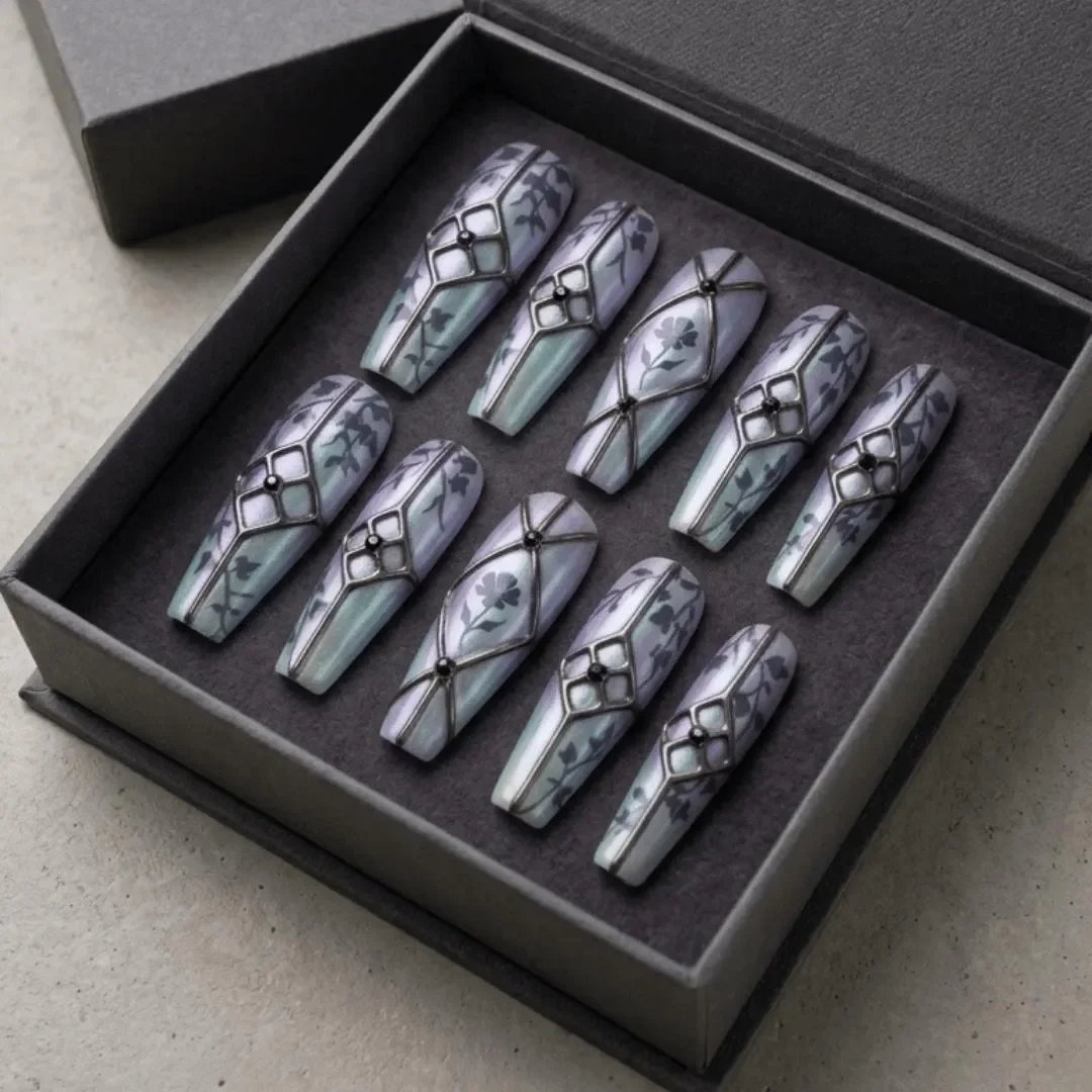 press on nails, custom press on nails, fake nails, Nails Art, stained glass nails, gold press on nails, 3d press on nails, luxury press on nails, handmade press on nails