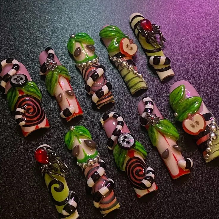 press on nails, custom press on nails, fake nails, Nails Art, stained glass nails, gold press on nails, 3d press on nails, luxury press on nails, handmade press on nails