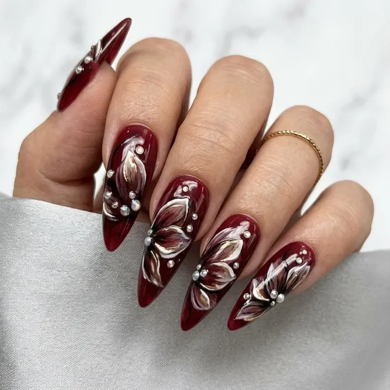 press on nails, custom press on nails, fake nails, Nails Art, stained glass nails, gold press on nails, 3d press on nails, luxury press on nails, handmade press on nails