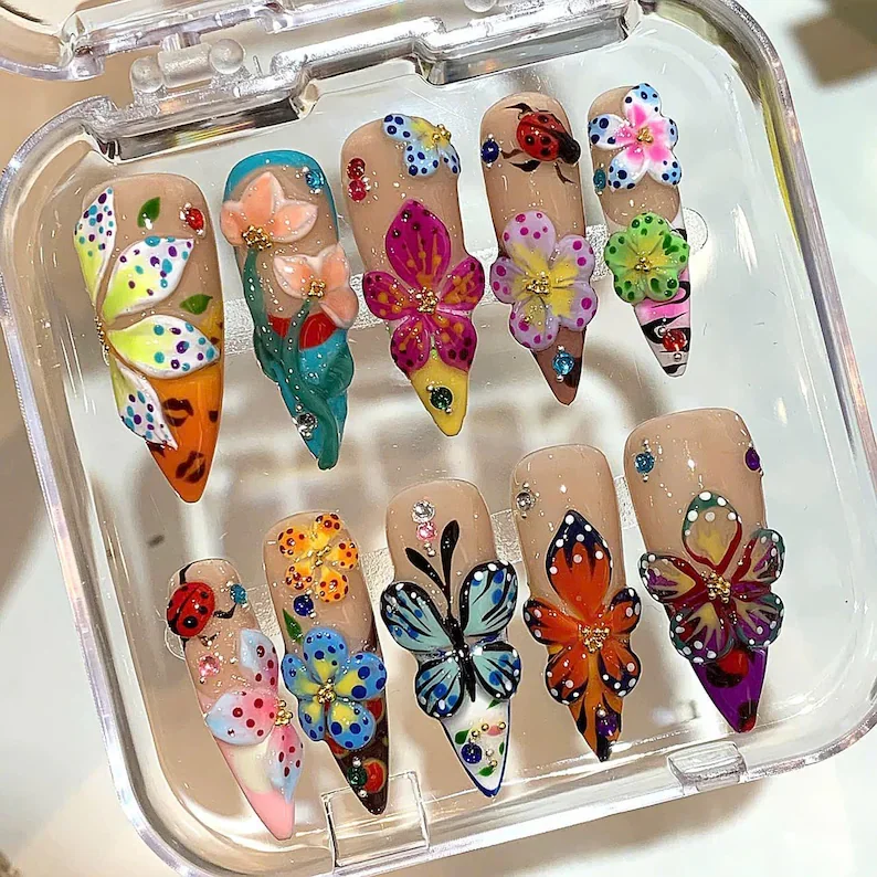 press on nails, custom press on nails, fake nails, Nails Art, stained glass nails, gold press on nails, 3d press on nails, luxury press on nails, handmade press on nails
