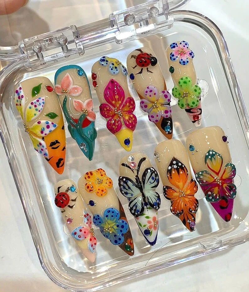 press on nails, custom press on nails, fake nails, Nails Art, stained glass nails, gold press on nails, 3d press on nails, luxury press on nails, handmade press on nails