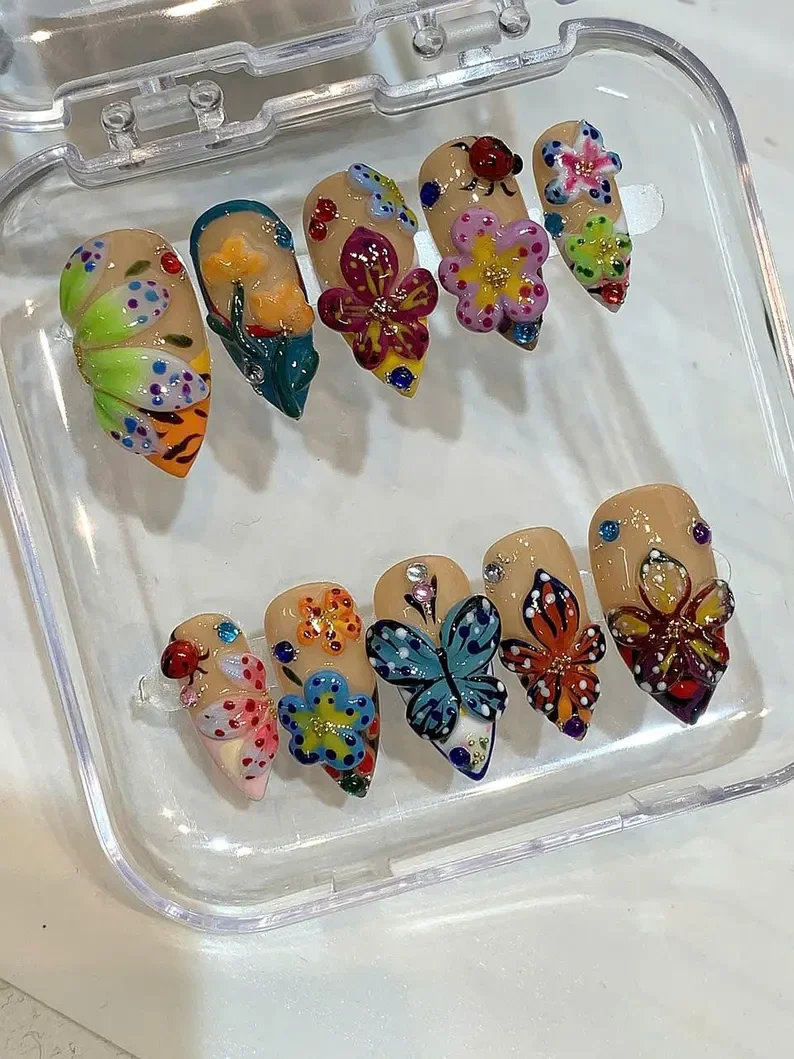 press on nails, custom press on nails, fake nails, Nails Art, stained glass nails, gold press on nails, 3d press on nails, luxury press on nails, handmade press on nails