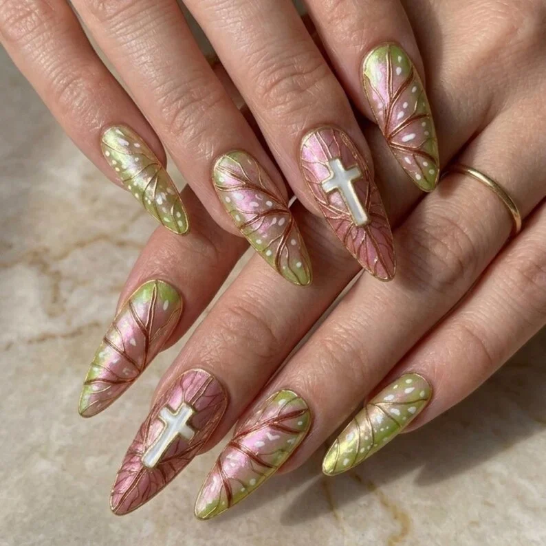 press on nails, custom press on nails, fake nails, Nails Art, stained glass nails, gold press on nails, 3d press on nails, luxury press on nails, handmade press on nails
