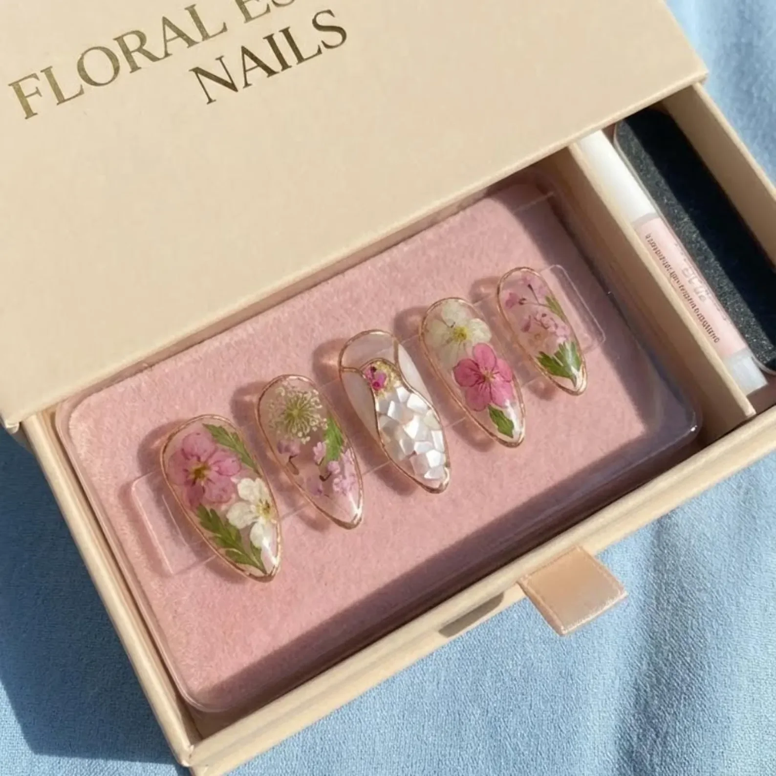 hand-painted floral, press on nails, custom press on nails, fake nails, Nails Art, stained glass nails, gold press on nails, 3d press on nails, luxury press on nails, handmade press on nails