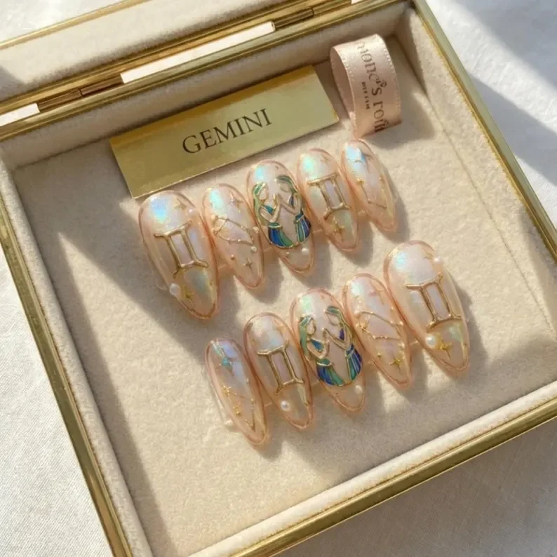 press on nails, custom press on nails, fake nails, Nails Art, stained glass nails, gold press on nails, 3d press on nails, luxury press on nails, handmade press on nails