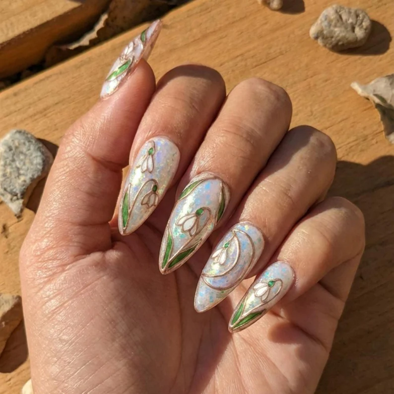 hand painted nails, lily of the valley, press on nails, custom press on nails, fake nails, Nails Art, stained glass nails, gold press on nails, 3d press on nails, luxury press on nails, handmade press on nails