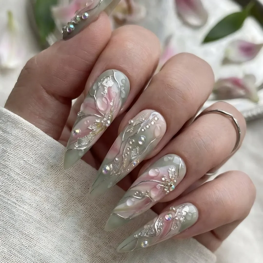 press on nails, custom press on nails, fake nails, Nails Art, stained glass nails, gold press on nails, 3d press on nails, luxury press on nails, handmade press on nails