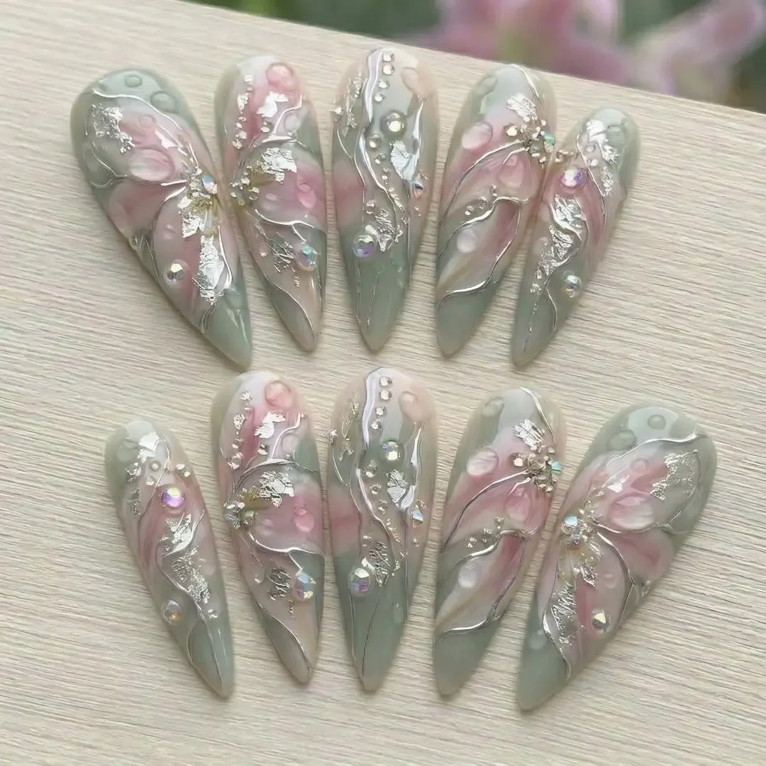 press on nails, custom press on nails, fake nails, Nails Art, stained glass nails, gold press on nails, 3d press on nails, luxury press on nails, handmade press on nails
