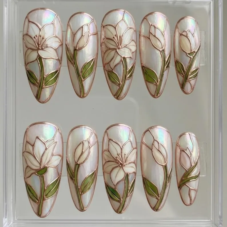 hand painted press on, lily press on nails, press on nails, custom press on nails, fake nails, Nails Art, stained glass nails, gold press on nails, 3d press on nails, luxury press on nails, handmade press on nails