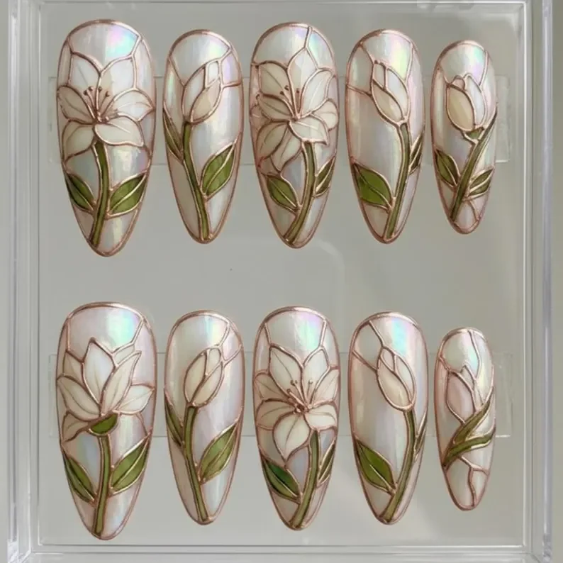 hand painted press on, lily press on nails, press on nails, custom press on nails, fake nails, Nails Art, stained glass nails, gold press on nails, 3d press on nails, luxury press on nails, handmade press on nails