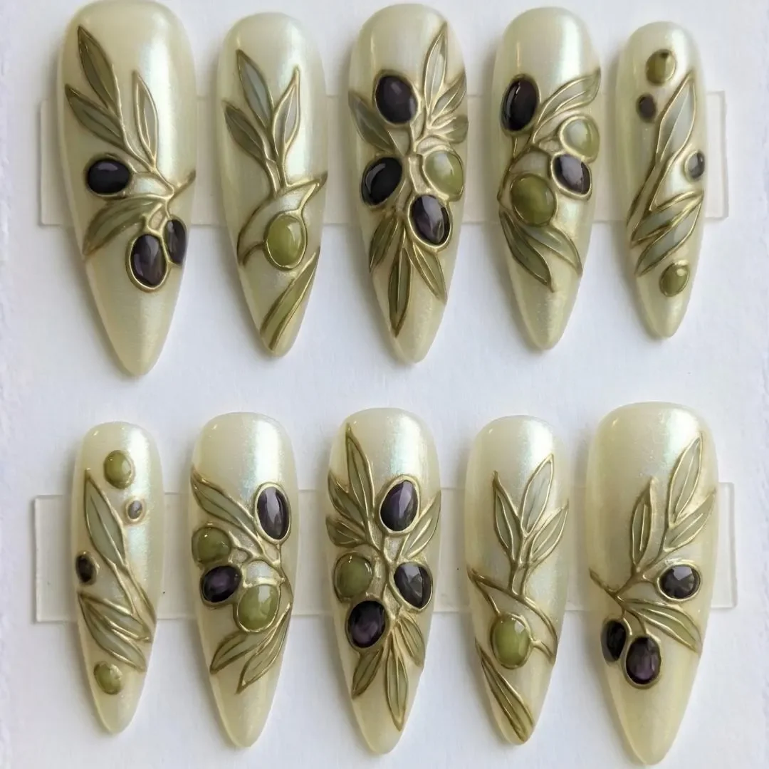 press on nails, custom press on nails, fake nails, Nails Art, stained glass nails, gold press on nails, 3d press on nails, luxury press on nails, handmade press on nails