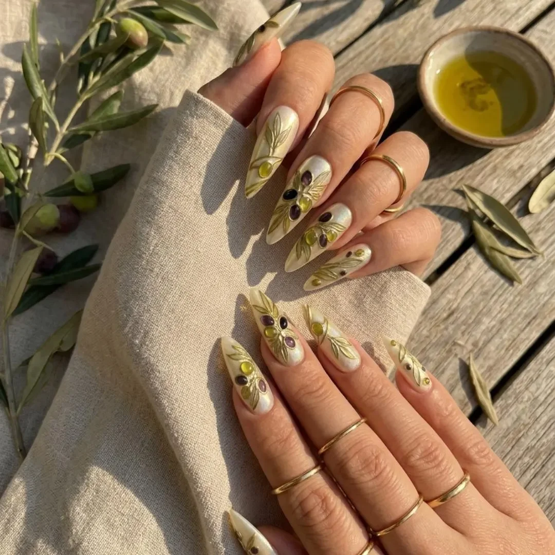 press on nails, custom press on nails, fake nails, Nails Art, stained glass nails, gold press on nails, 3d press on nails, luxury press on nails, handmade press on nails