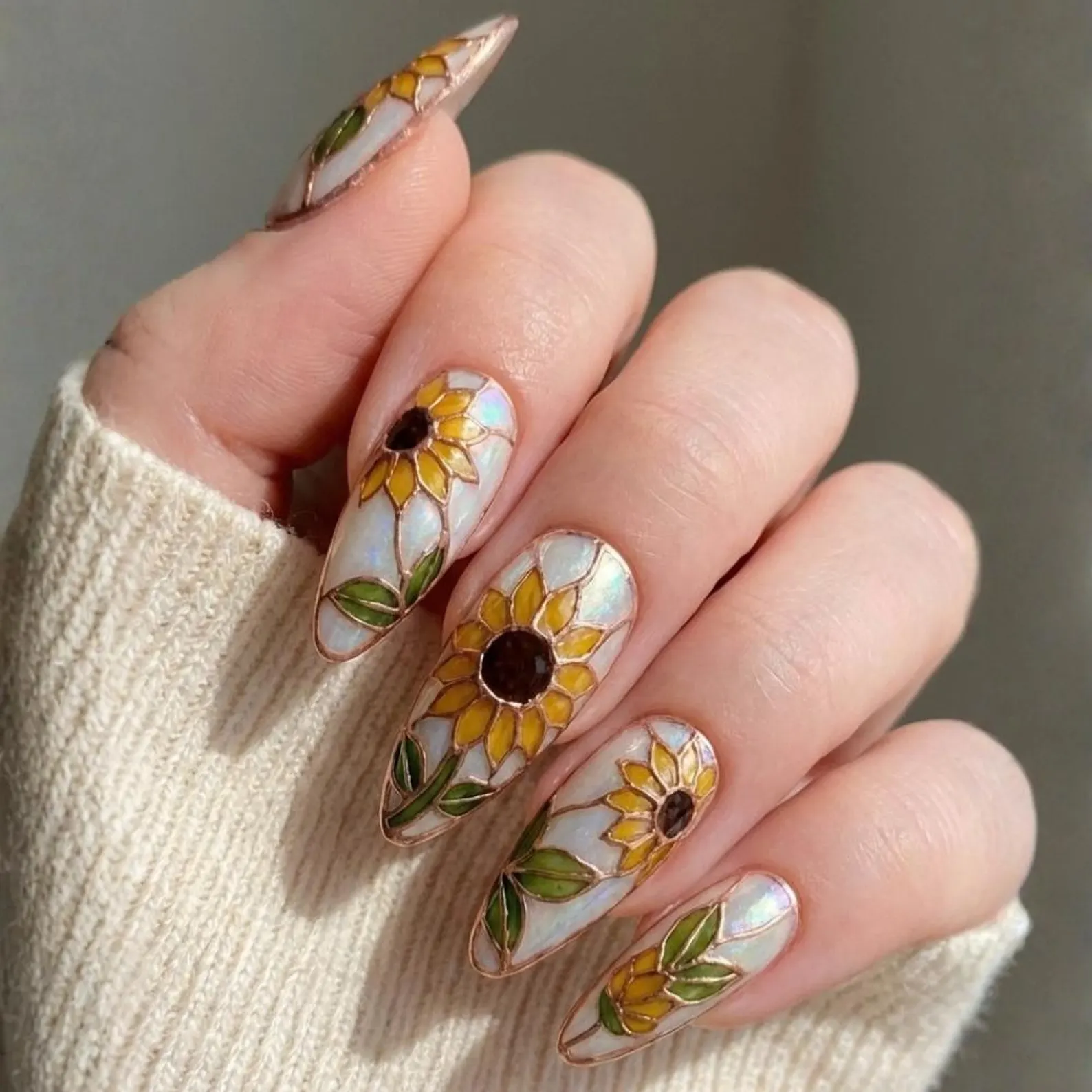 hand-painted sunflower, stained glass nails, press on nails, custom press on nails, fake nails, Nails Art, gold press on nails, 3d press on nails, luxury press on nails, handmade press on nails