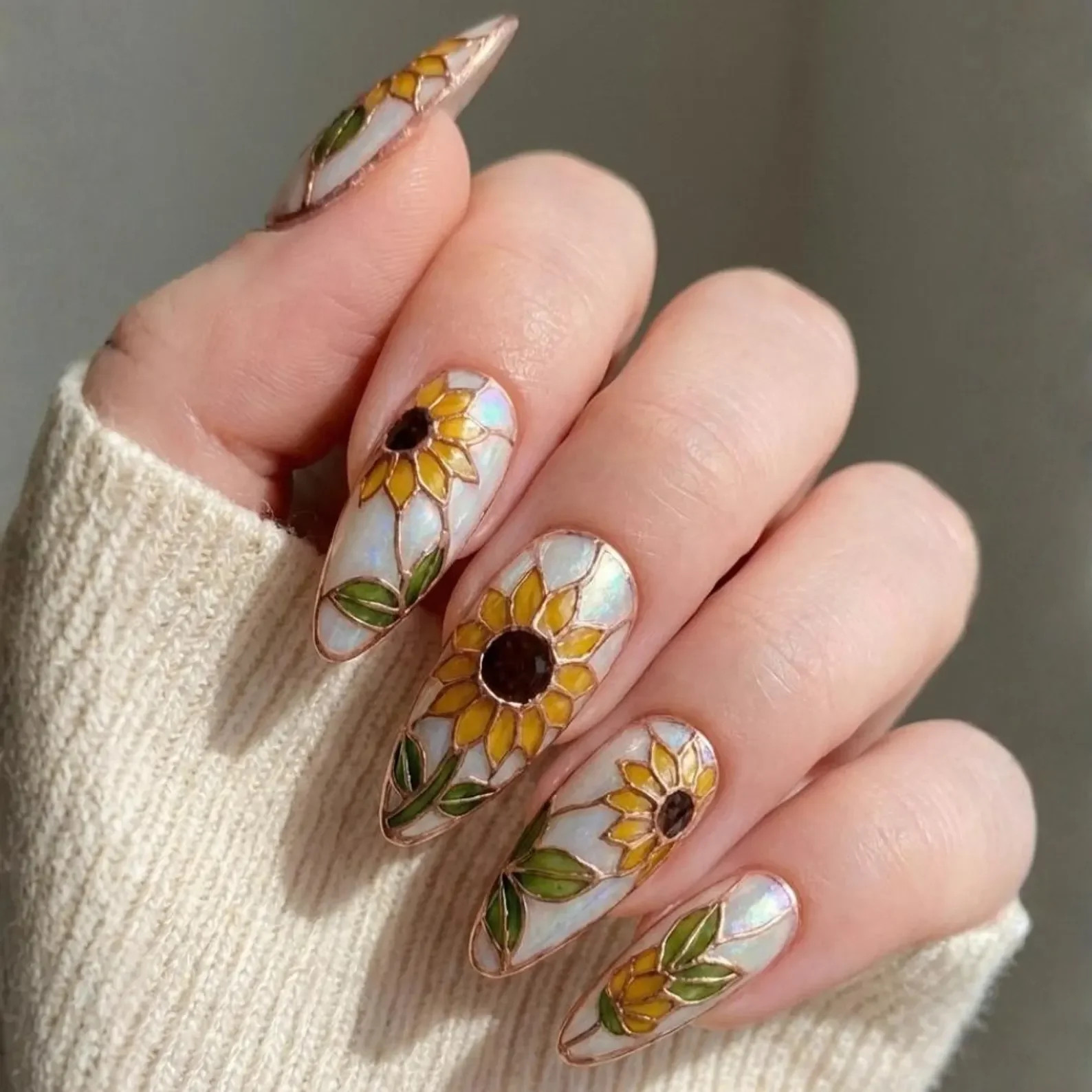 hand-painted sunflower, stained glass nails, press on nails, custom press on nails, fake nails, Nails Art, gold press on nails, 3d press on nails, luxury press on nails, handmade press on nails