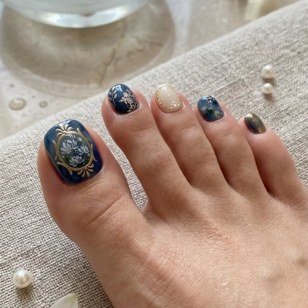navy gold baroque, baroque art nails, press on nails, custom press on nails, fake nails, Nails Art, stained glass nails, gold press on nails, 3d press on nails, luxury press on nails, handmade press on nails