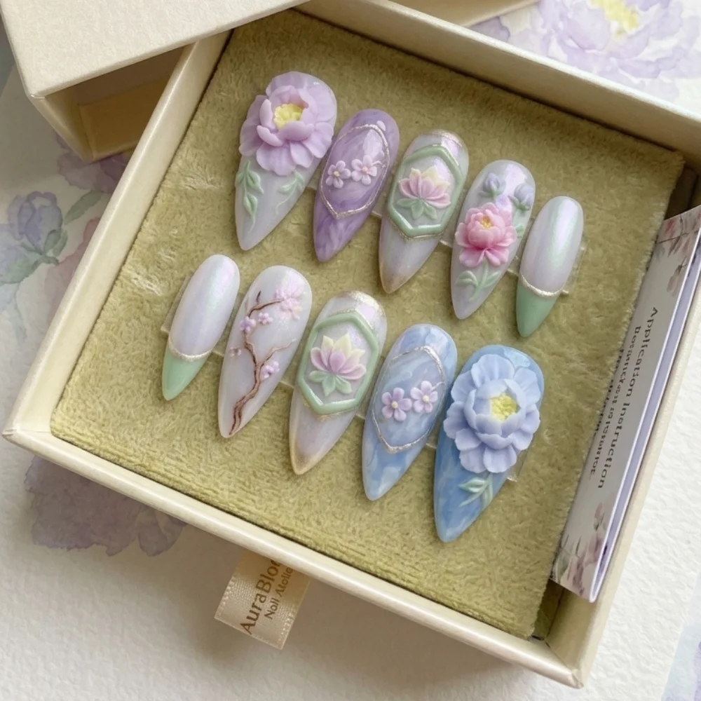 press on nails, custom press on nails, fake nails, Nails Art, stained glass nails, gold press on nails, 3d press on nails, luxury press on nails, handmade press on nails