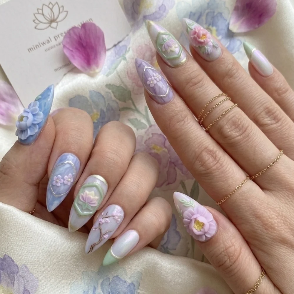 press on nails, custom press on nails, fake nails, Nails Art, stained glass nails, gold press on nails, 3d press on nails, luxury press on nails, handmade press on nails