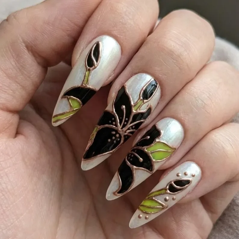 Iridescent black, Floral press on, press on nails, custom press on nails, fake nails, Nails Art, stained glass nails, gold press on nails, 3d press on nails, luxury press on nails, handmade press on nails