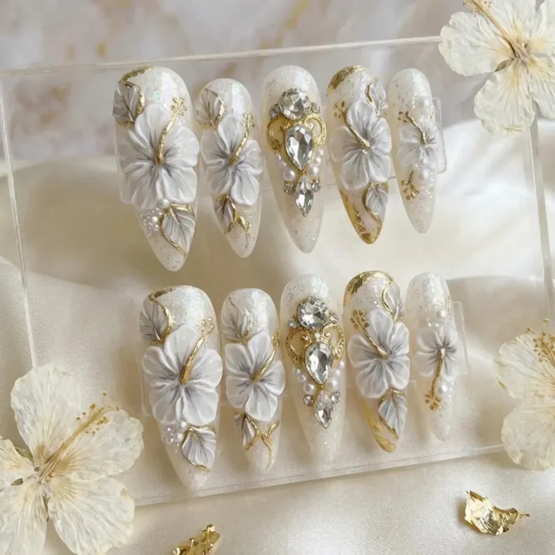 handmade bridal nails, press on nails, custom press on nails, fake nails, Nails Art, stained glass nails, gold press on nails, 3d press on nails, luxury press on nails, handmade press on nails